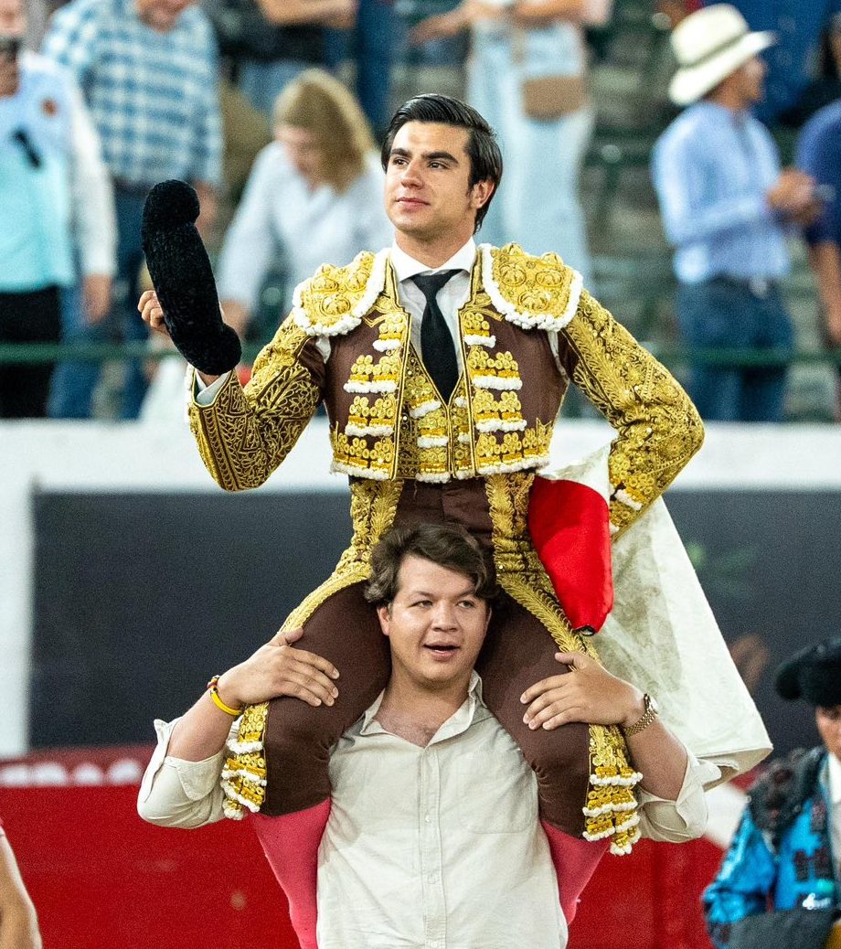 Colombo triunfa en Guadalajara México